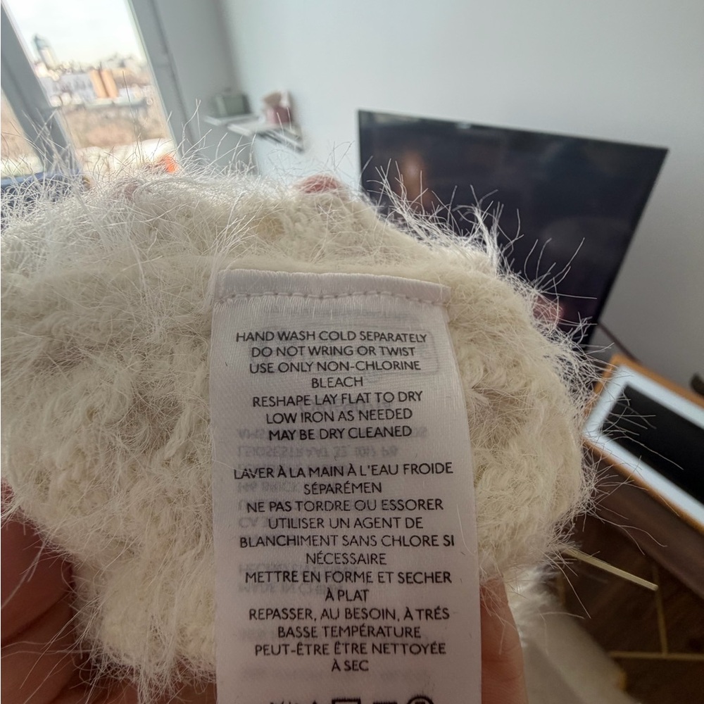 The softest UO shrug - Picture 7 of 8